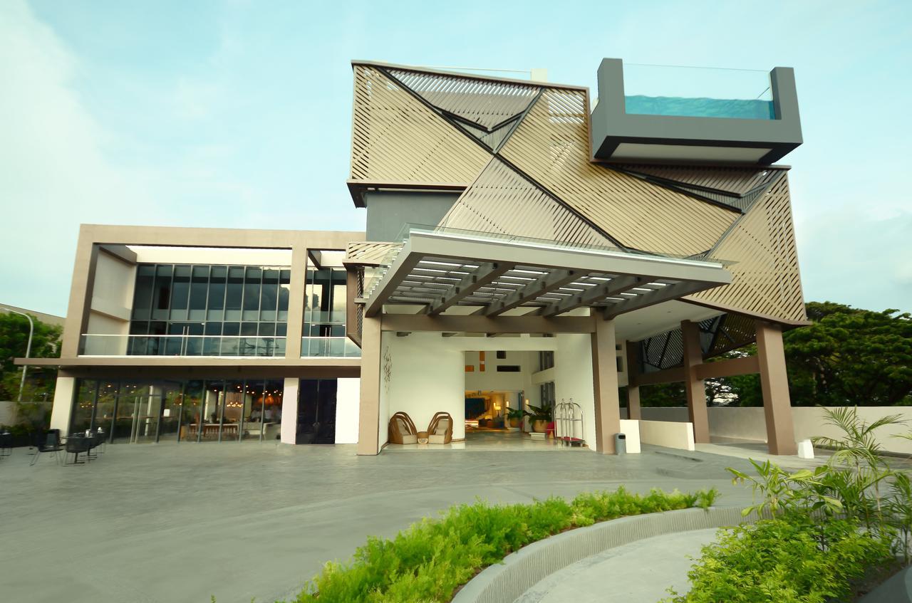 เว้ โฮเต็ล แอนด์ รีสอร์ต ปวยร์โต ปรินเซซา แมเนจ บาย เอชไอไอ Hotel Puerto Princesa ภายนอก รูปภาพ
