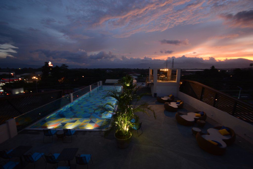 เว้ โฮเต็ล แอนด์ รีสอร์ต ปวยร์โต ปรินเซซา แมเนจ บาย เอชไอไอ Hotel Puerto Princesa ภายนอก รูปภาพ