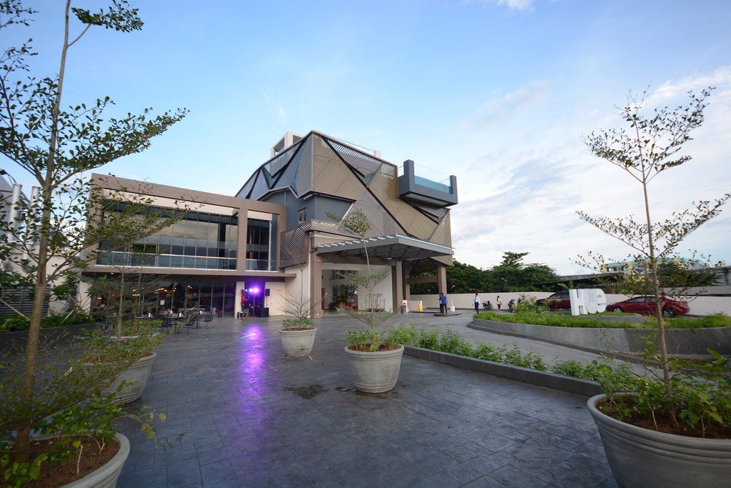 เว้ โฮเต็ล แอนด์ รีสอร์ต ปวยร์โต ปรินเซซา แมเนจ บาย เอชไอไอ Hotel Puerto Princesa ภายนอก รูปภาพ